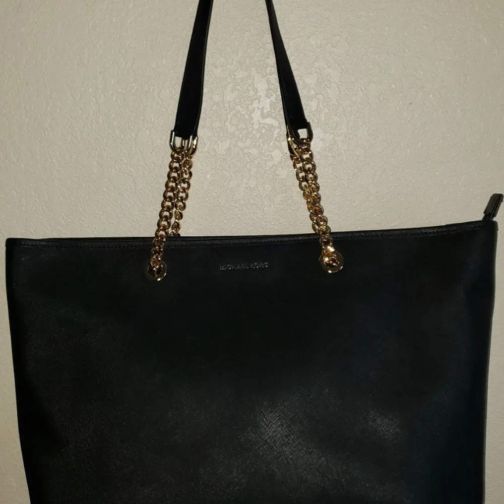 Michael Kors - Picture 2 of 8